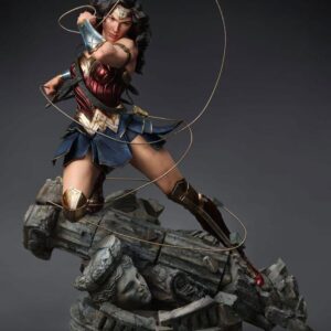 x qs ww comic statue i