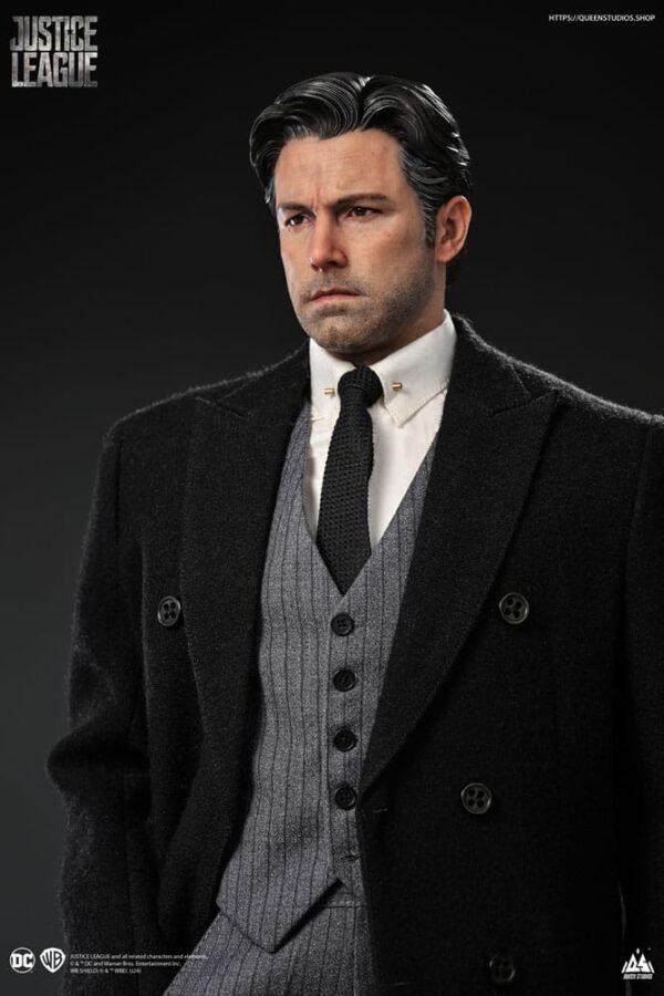 x qs justiceleaguebrucewayne h