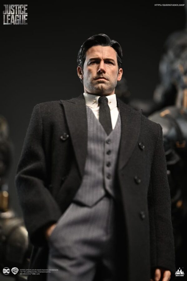 x qs justiceleaguebrucewayne q