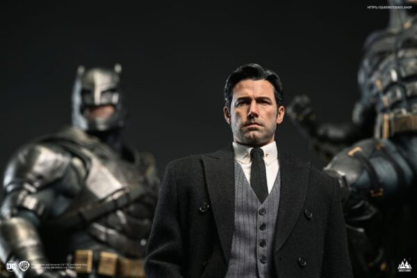 x qs justiceleaguebrucewayne s