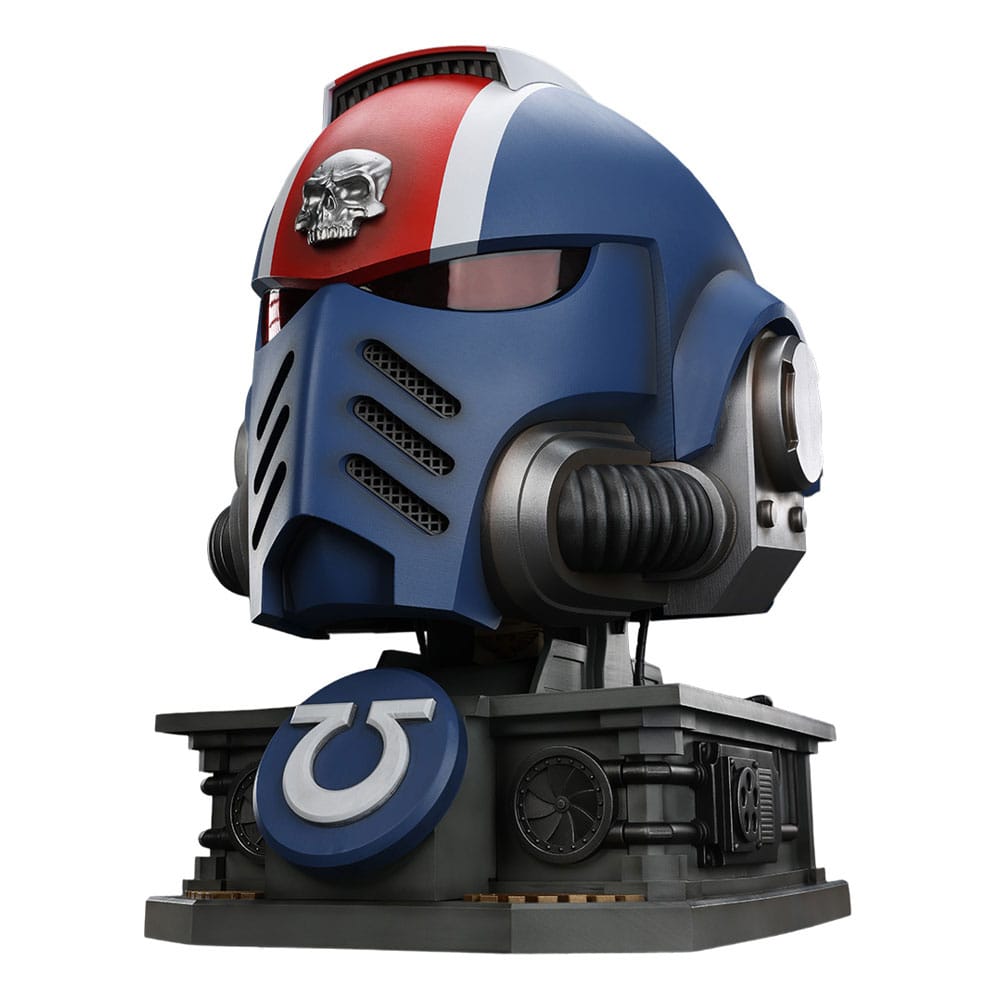 Warhammer 40,000: Space Marine 2 Replika Ultramarines Lieutenant Titus Sisak  Készlet Tartó 44 cm