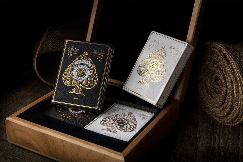 Theory 11 Csomag of Playing Cards Artisan Luxury Doboz