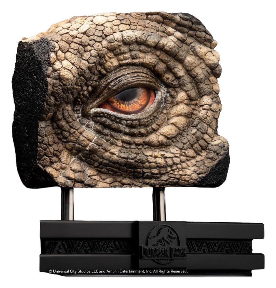 Jurassic Park Szobor Triceratops Eye Prop (Reproduction) 35 cm