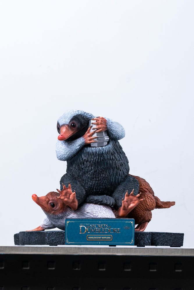Fantastic Beasts Életnagyságú Szobor Niffler 2 22 cm