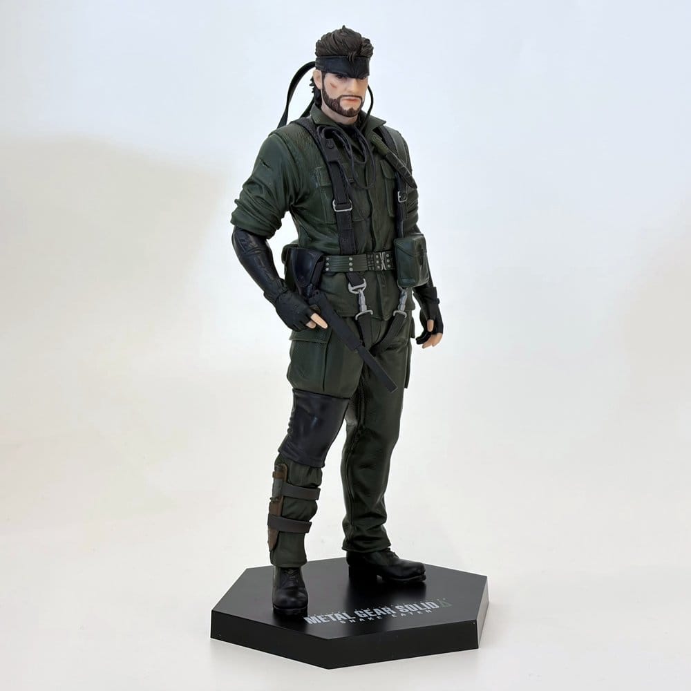 Metal Gear Solid: Snake Eater PVC Figura Naked Snake 20 cm